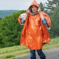 Poncho De Survie SOL Heat Reflective Poncho -MARCHER Soldes Boutique poncho de survie sol heat reflective poncho 2